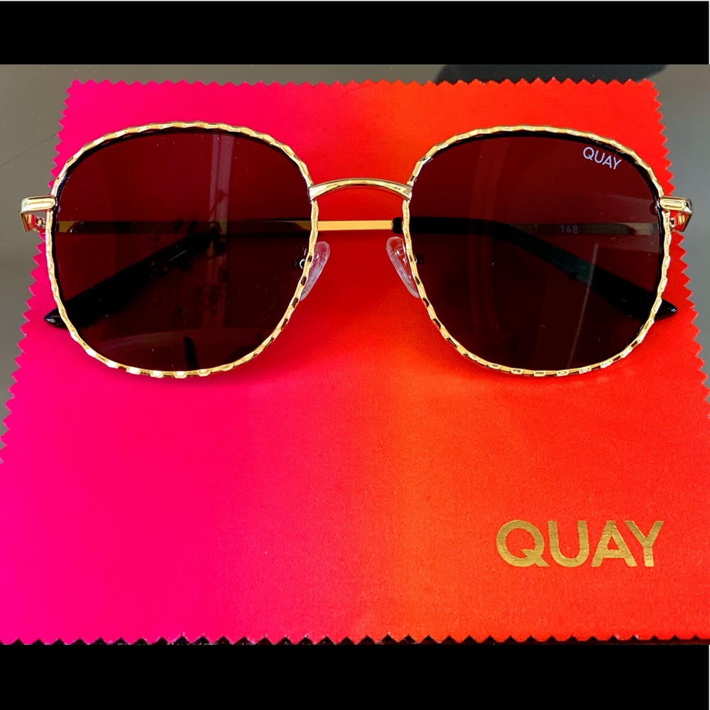 NWT Quay Jezebell Twist Sunglasses